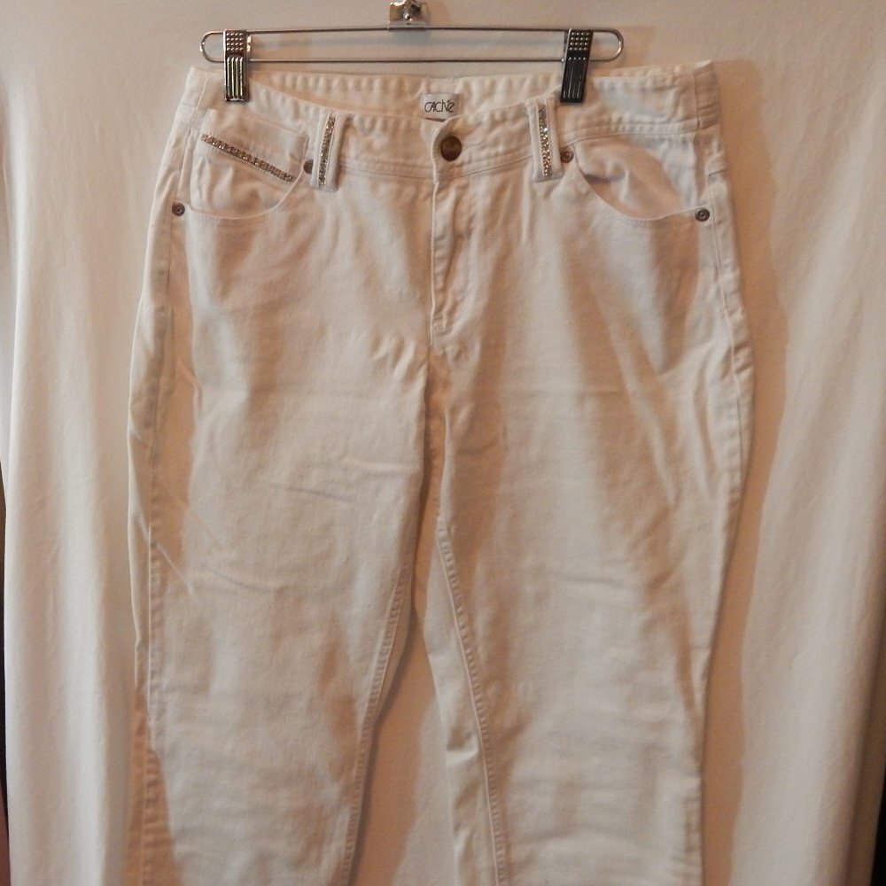 *Loved and A*D*O*R*A*B*L*E* Cache White Jeans
